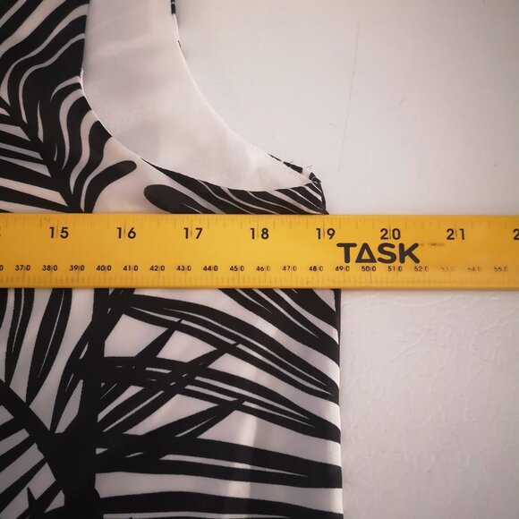 Dana Buchman Ladies B&W Leaf Pattern Size Medium Fully Lined Sleeveless Top - Picture 9 of 9
